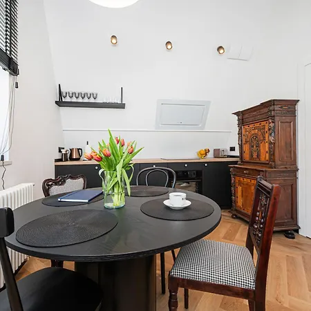 Apartment Teatro Old Town - Billberry